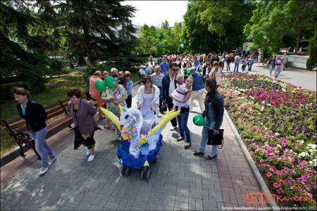 Парад детских колясок в Севастополе (41 фото)