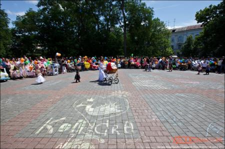 Парад детских колясок в Севастополе (41 фото)